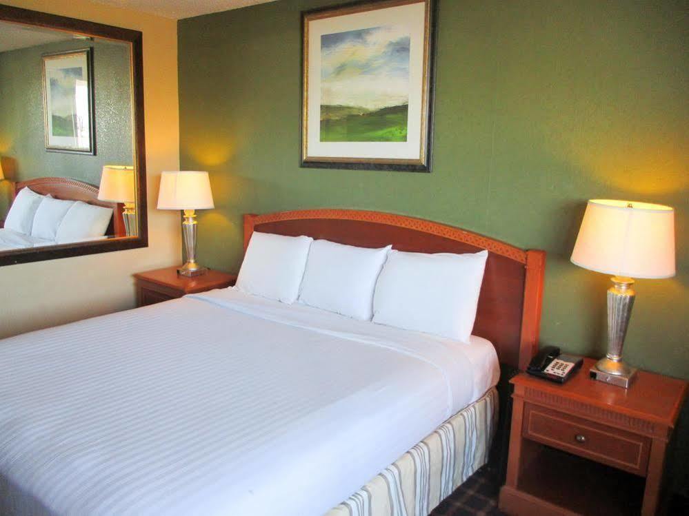 Oyo Hotel Bossier City La - Red River Buitenkant foto